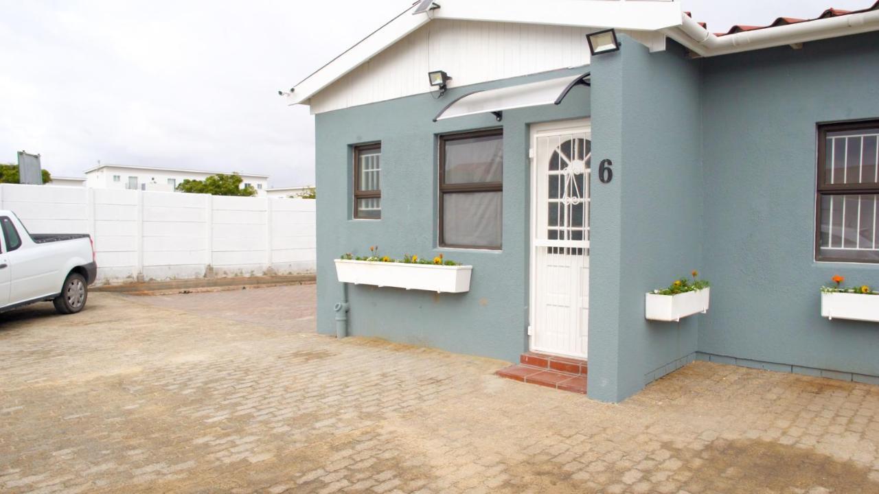 Home On Hussar Guesthouse Cape Town Exterior photo